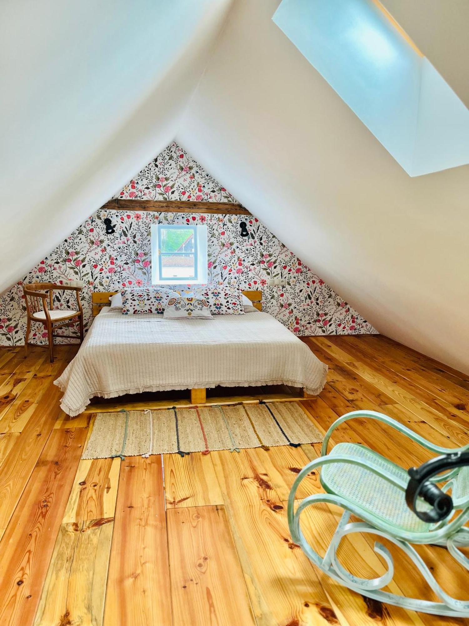 Na Nebi 187 Aparthotel Becov nad Teplou Ngoại thất bức ảnh